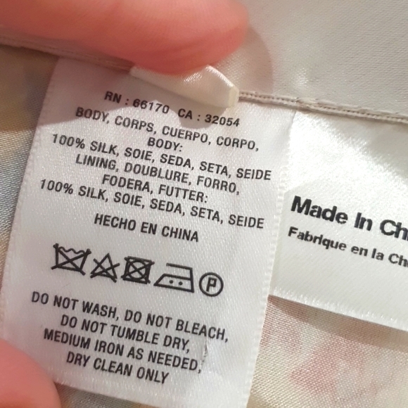 Lauren Moffatt Size 10 (S) Floral 100% Silk Top Yellow Blue - Picture 6 of 6